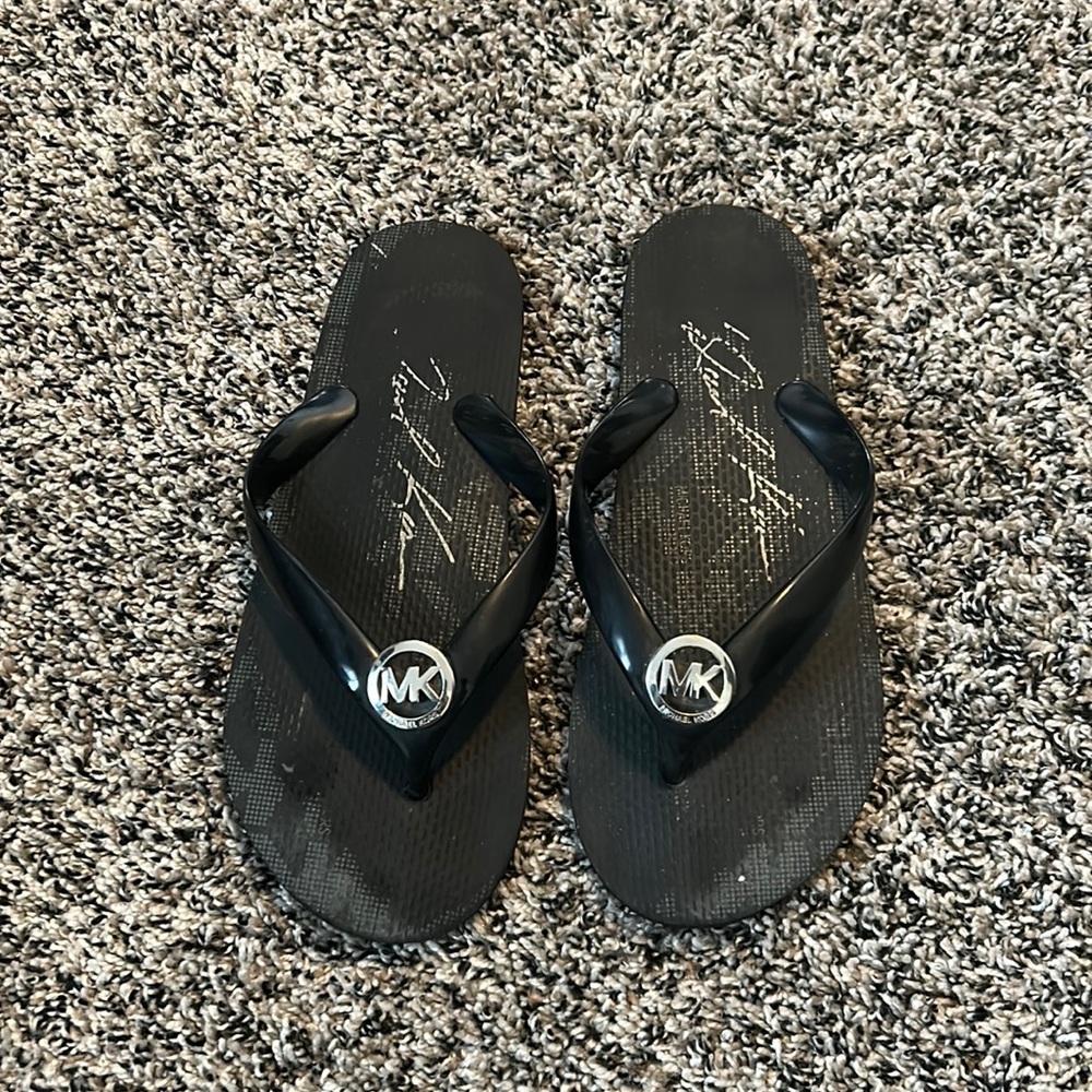 Micheal Kors Thong Sandals